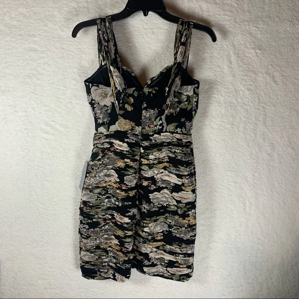 LAVISH ALICE Bardot Black‎ Rose Floral Pleated Off the Shoulder Mini Dress 4 NWT